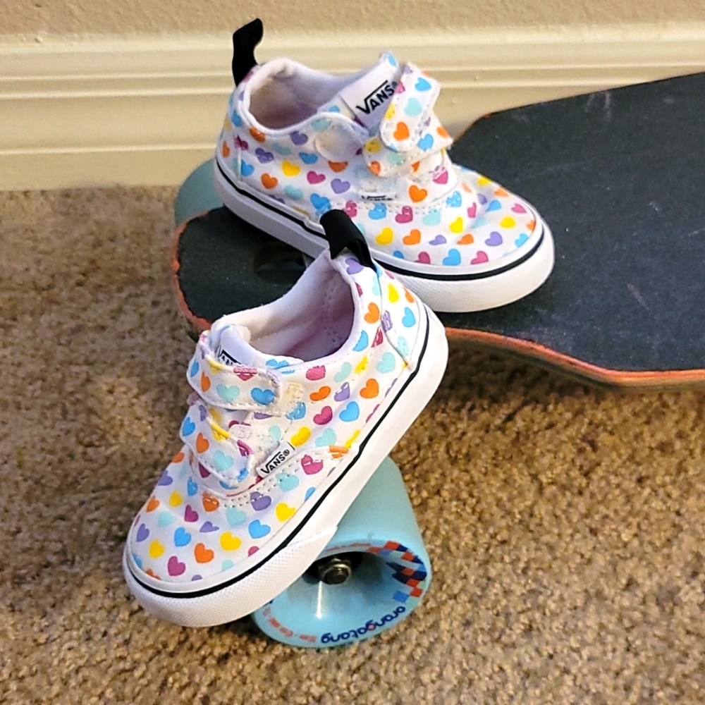 Multicolor heart Vans size 5